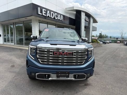 Used 2024 GMC Sierra 1500 Denali w/ Technology Package AWD/4WD image 8
