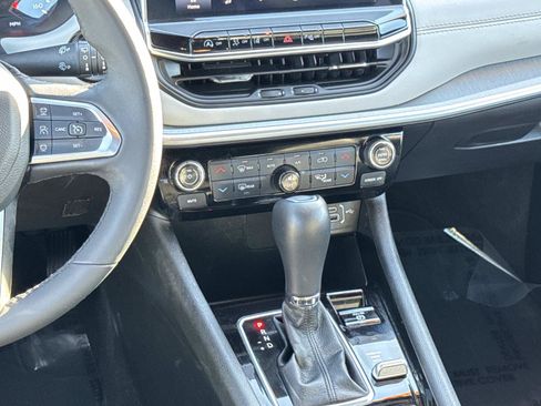Used 2025 Jeep Compass Limited AWD/4WD image 4