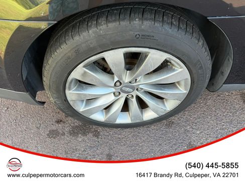 Used 2015 Lincoln MKS FWD image 25