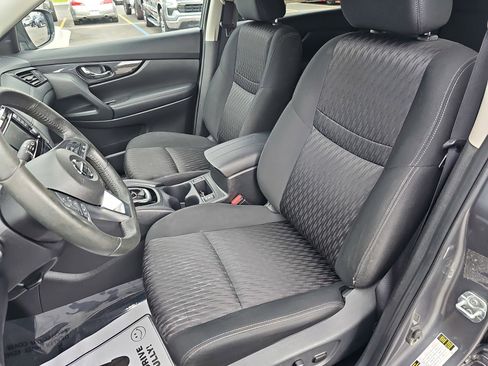 Used 2018 Nissan Rogue SV AWD/4WD image 17