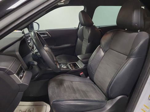 Used 2023 Mitsubishi Outlander SE image 13