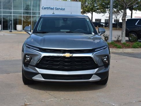 Used 2025 Chevrolet Blazer LT AWD/4WD image 2