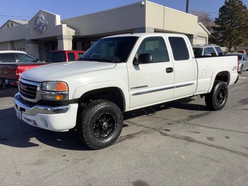 Used 2003 GMC Sierra 2500 SLE w/ Skid Plate Package image 2