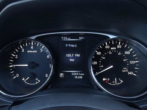 Used 2016 Nissan Rogue SV FWD image 16