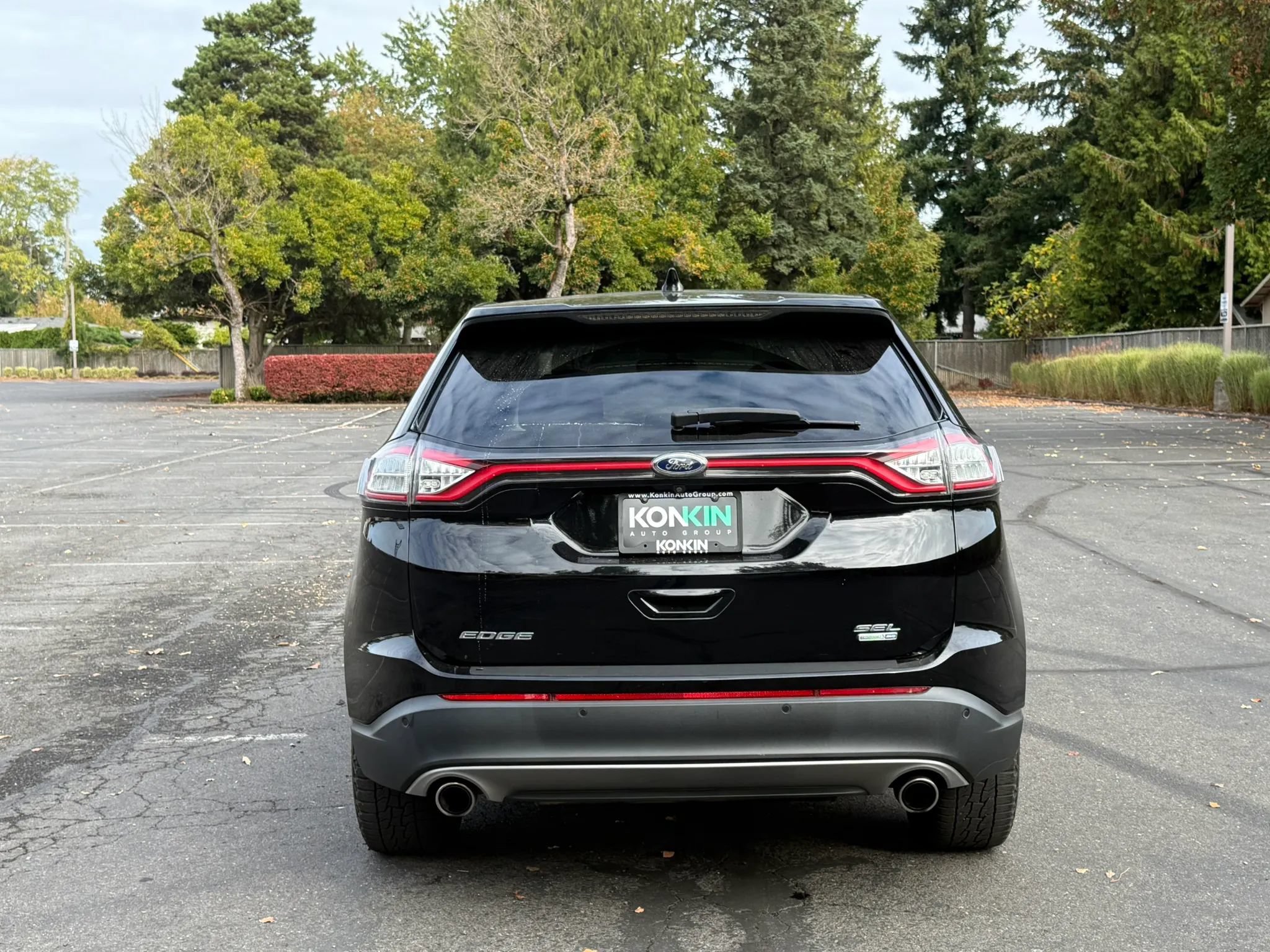 Used 2017 Ford Edge SEL w/ Cargo Accessory Package AWD/4WD image 4