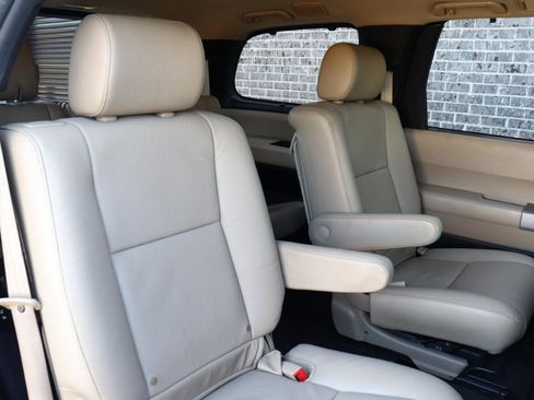 Used 2014 Toyota Sequoia Limited image 33