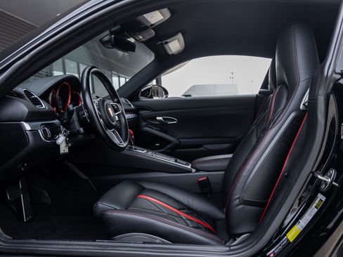 Used 2018 Porsche 718 Cayman S w/ Sport Chrono Package image 22