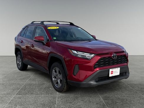 Used 2024 Toyota RAV4 XLE w/ Convenience Package image 7