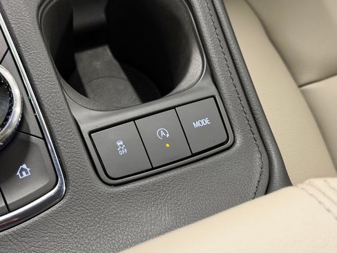 Certified 2022 Cadillac XT4 Luxury w/ Driver Awareness Package FWD image 25