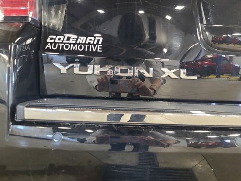 Used 2018 GMC Yukon XL Denali w/ Open Road Package image 25