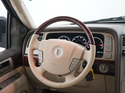 Used 2004 Lincoln Navigator Ultimate AWD/4WD image 15