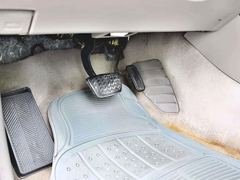 Used 2005 Toyota Camry LE image 11