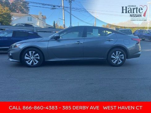 Certified 2022 Nissan Altima 2.5 S image 2