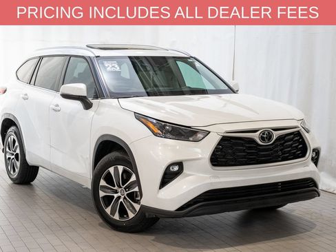 Used 2023 Toyota Highlander XLE FWD image 1