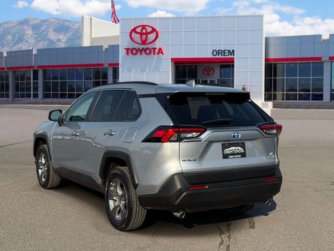 Used 2024 Toyota RAV4 LE AWD/4WD image 5