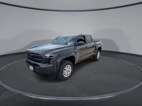 Used 2025 Toyota Tacoma SR5 image 3