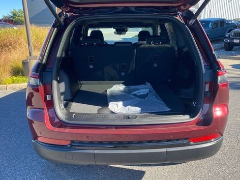 New 2025 Jeep Grand Cherokee Altitude AWD/4WD image 6