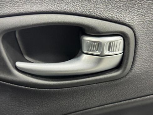 Used 2018 Jeep Compass Limited w/ Navigation Group image 22