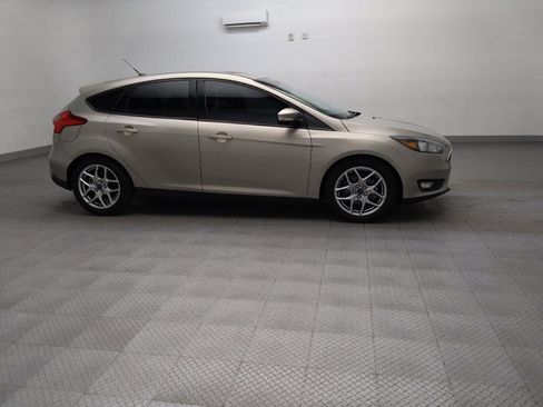 Used 2015 Ford Focus SE w/ Equipment Group 201A FWD image 11