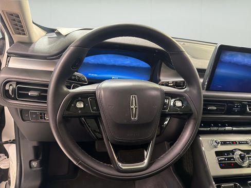 Used 2023 Lincoln Aviator 2WD w/ Premium Package image 15