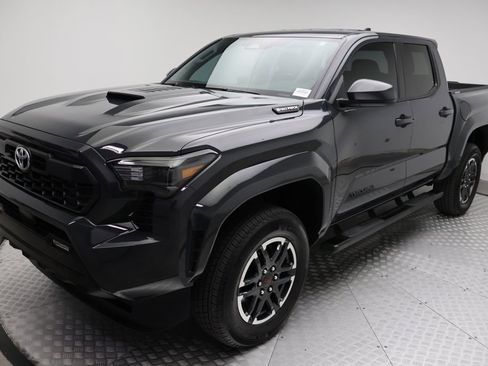 Certified 2024 Toyota Tacoma TRD Sport image 2