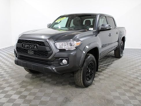 Certified 2022 Toyota Tacoma SR5 image 2