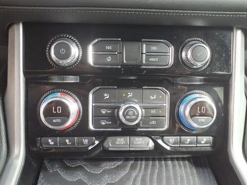 Used 2021 GMC Yukon Denali w/ Denali Ultimate Package AWD/4WD image 7
