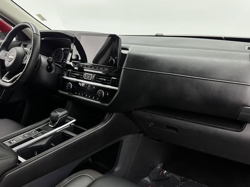 Used 2022 Nissan Pathfinder SL image 38