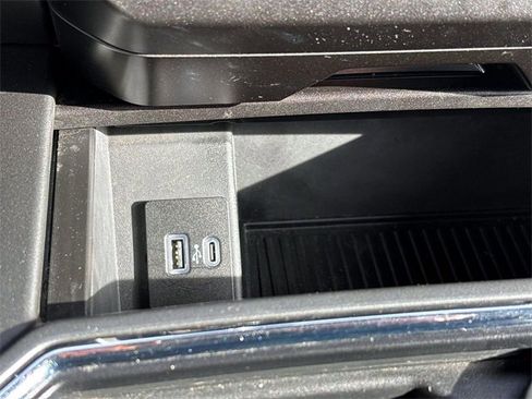 Used 2022 Ford F250 XLT w/ XLT Premium Package image 32