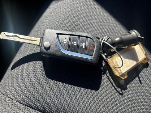 Used 2023 Toyota Corolla LE image 22