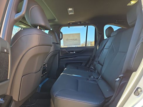 New 2026 Lexus LX 700h Luxury image 13