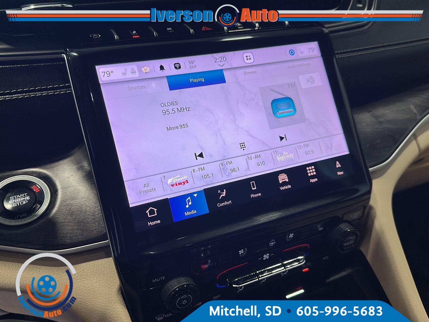 Used 2025 Jeep Grand Cherokee Limited w/ Luxury Tech Group II AWD/4WD image 19