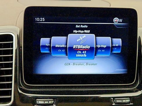 Used 2018 Mercedes-Benz GLS 450 4MATIC w/ Premium Package image 18