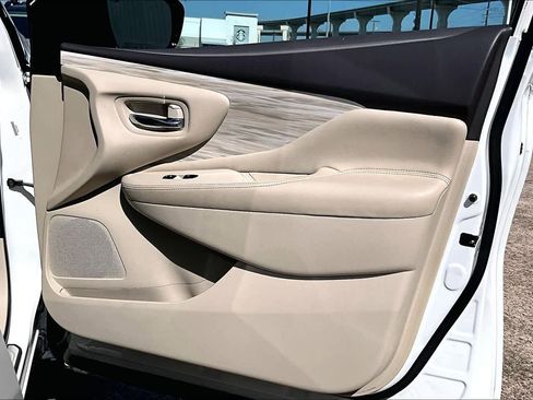 Used 2015 Nissan Murano S image 22