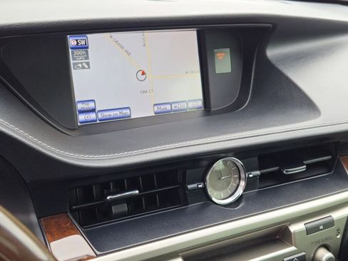 Used 2013 Lexus ES 350 w/ Luxury Pkg image 23