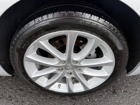 Used 2013 Toyota Avalon XLE Touring FWD image 10