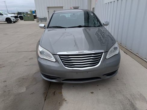 Used 2012 Chrysler 200 Limited FWD image 18