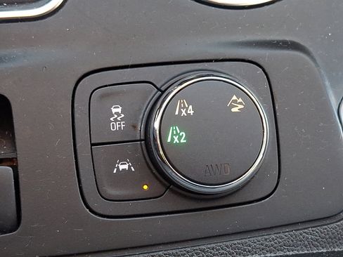 Used 2020 Chevrolet Traverse LT w/ LT Premium Package image 25