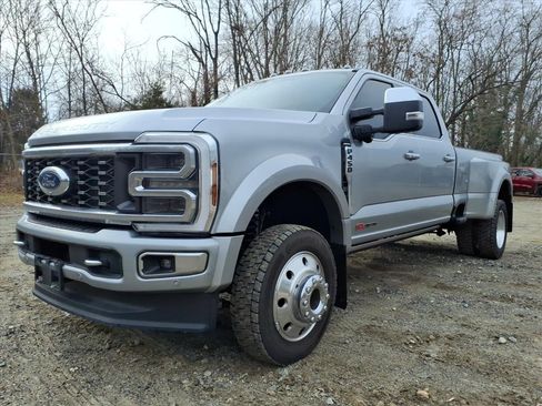 Used 2024 Ford F450 Limited w/ FX4 Off-Road Package image 5