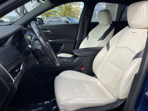 Used 2019 Cadillac XT4 Sport image 17