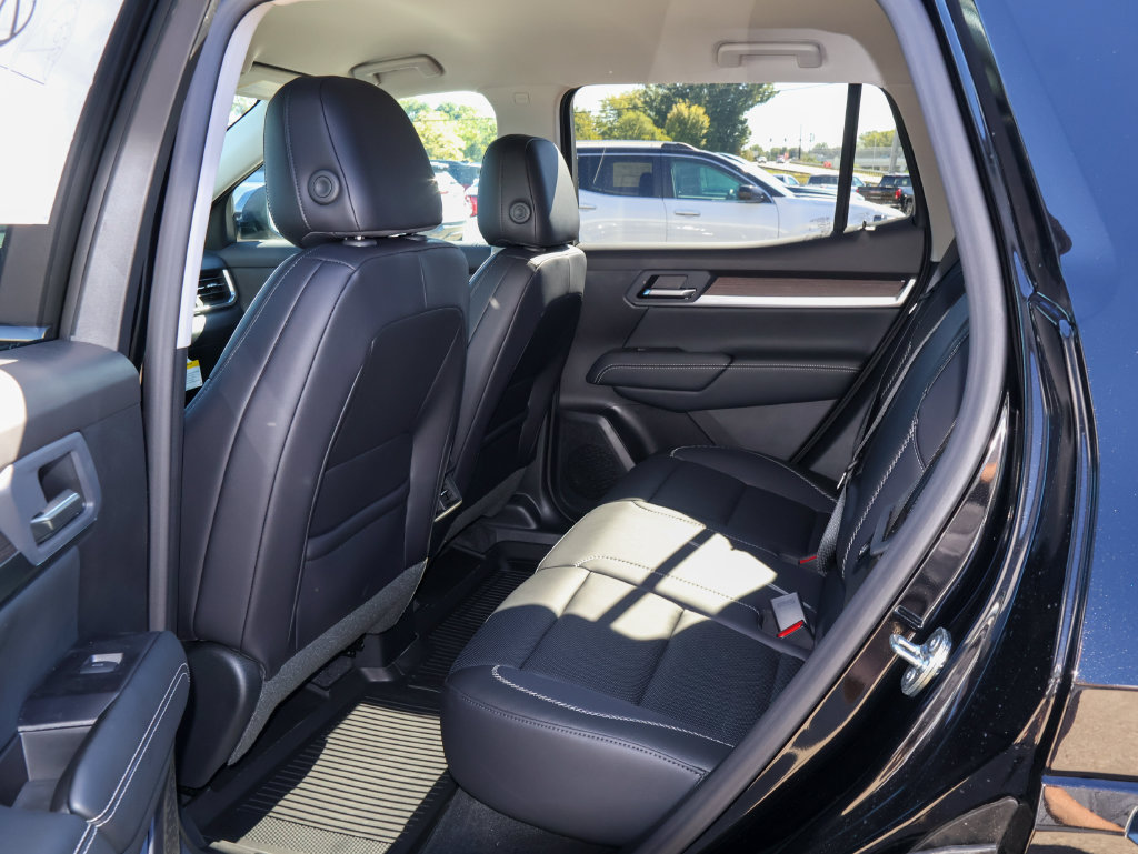 New 2027 GMC Terrain Denali w/ LPO, Black Badging Package AWD/4WD image 11