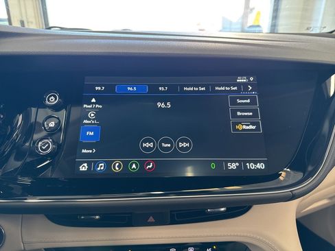 Used 2022 Buick Envision Avenir w/ Technology Package II image 25