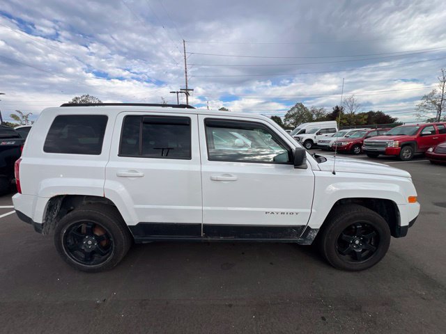 Used 2014 Jeep Patriot Latitude FWD image 4