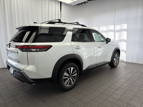 New 2026 Nissan Pathfinder SL FWD image 4