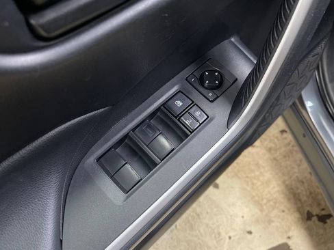 Certified 2021 Toyota RAV4 LE AWD/4WD image 15