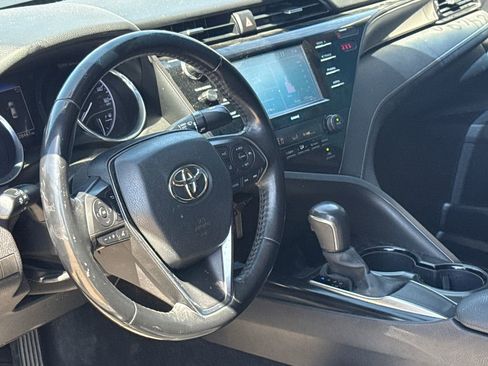 Used 2020 Toyota Camry SE image 13