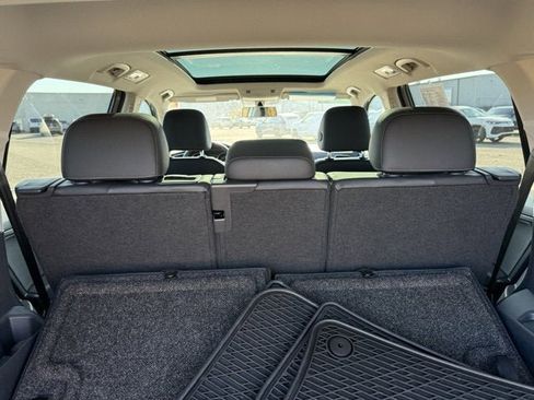 Certified 2019 Volkswagen Tiguan SE w/ Panoramic Sunroof Package image 7