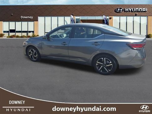 Used 2025 Nissan Sentra SV FWD image 2