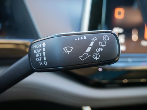 Used 2024 Volkswagen Atlas Peak Edition SEL image 27