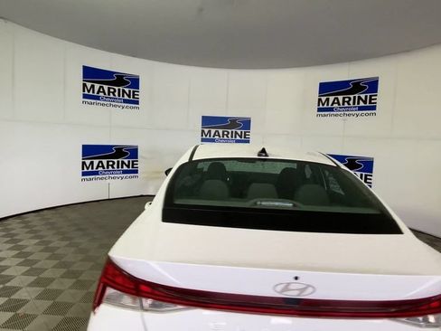 Used 2024 Hyundai Elantra Blue FWD image 9